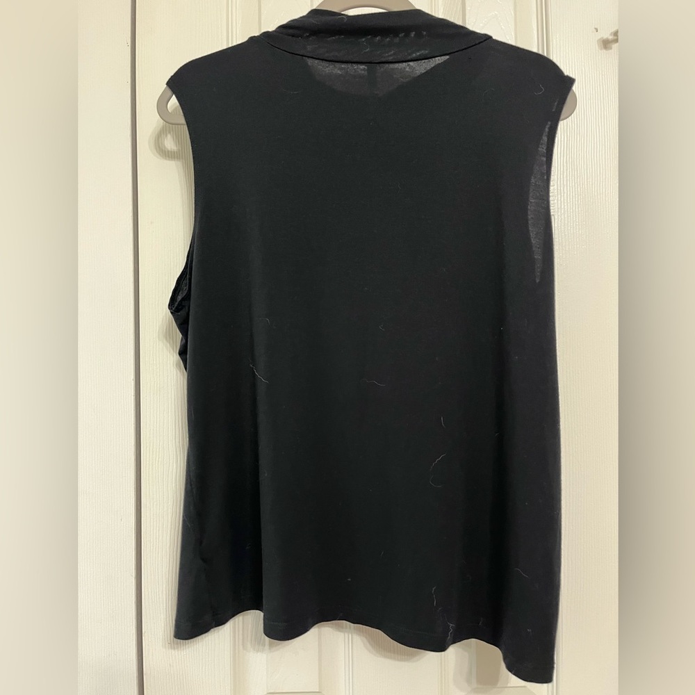 Leo & Nicole Black Sleeveless Mock Neck Tank - Picture 5 of 6
